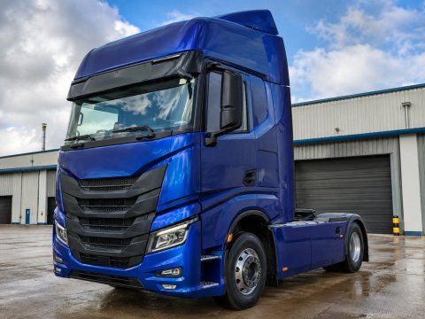 Mercedes Benz — ogłoszenie demo