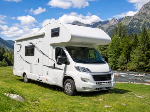 Hymer-Eriba Kamper ekspedycyjny / terenowy — Ford Transit — ogłoszenie demo